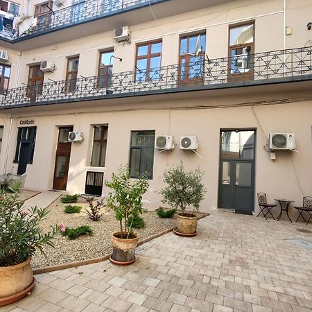 Central Apartment With 2 Bedrooms And 2 Bathrooms Oradea Buitenkant foto