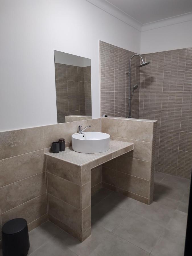 Central Apartment With 2 Bedrooms And 2 Bathrooms Oradea Buitenkant foto