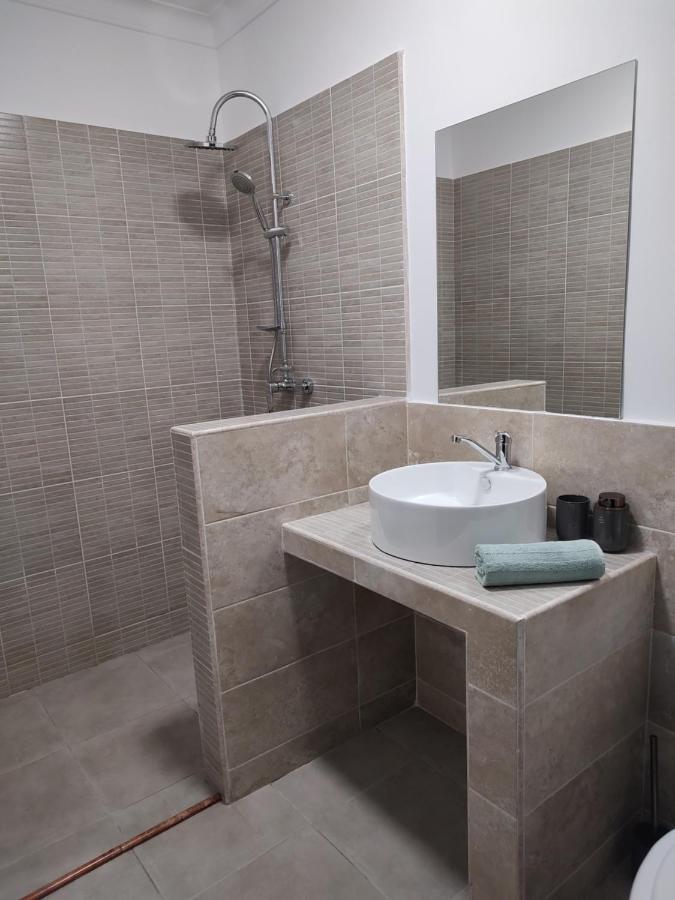 Central Apartment With 2 Bedrooms And 2 Bathrooms Oradea Buitenkant foto